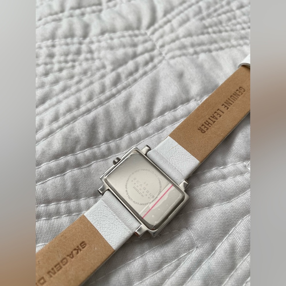NEW! genuine leather Skagen Denmark women watch! - Picture 4 of 6